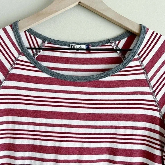 Kut from the Kloth Cotton Crewneck Long Sleeve Top in Maroon Striped, Size Small - Picture 2 of 9